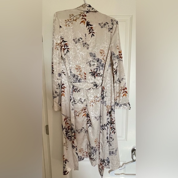 Dynamite long light floral coat - Picture 2 of 3